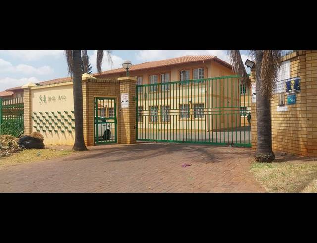 2 BEDROOM APARTMENT FOR SALE IN BEZUIDENHOUT VALLEY